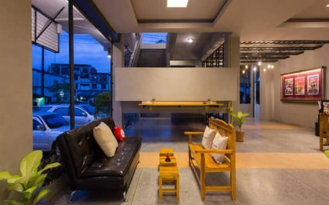 Holiday Station Hostel - photo 2