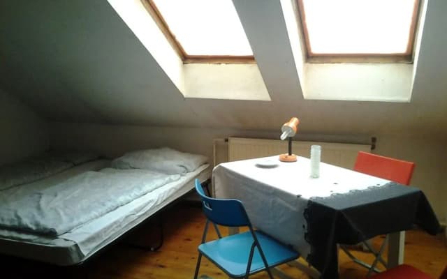 1st Apartments and Hostel - photo 3