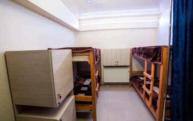 Hostel Neighbors - photo 4