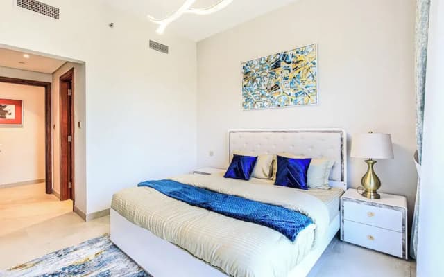 Luxurious 2BR Maids Eleganz Apt - photo 3