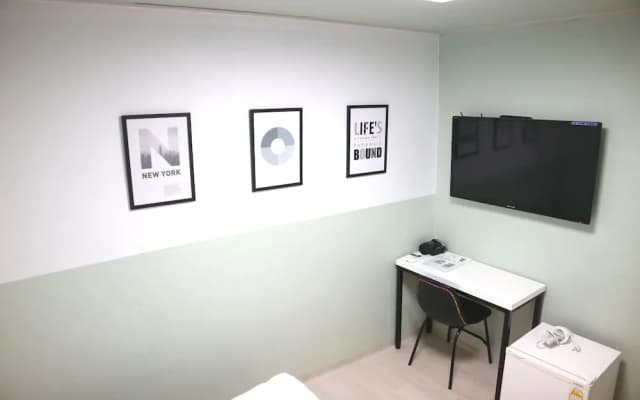 Toy Guesthouse - photo 3