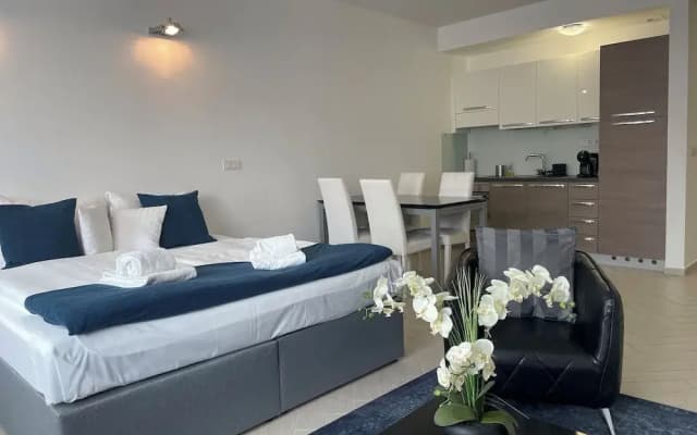 Smart Carrara Apartments - photo 5