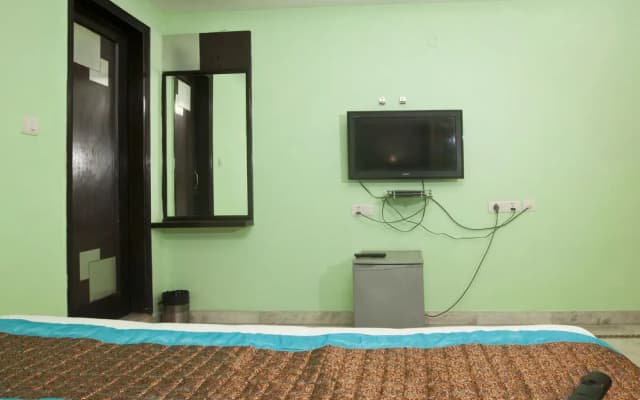 OYO 337 Hotel Anand - photo 3
