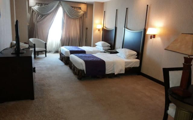 Tourist Hotel - photo 4