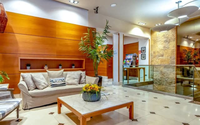 Hotel Sterling - photo 3