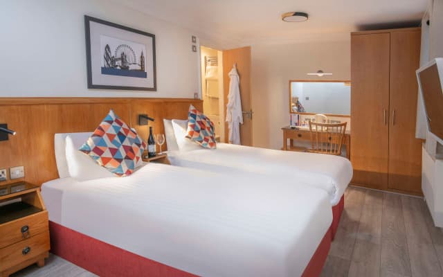 Queensway Hotel Sure Hotel Collection By Best Western - photo 3