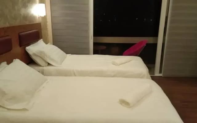 Leely Garden Valley Lodge Tambunan - photo 2