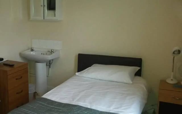 Cedars House Hotel - photo 5