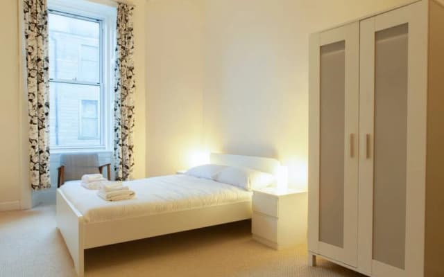 2 Bedroom Flat With Skyline Views - photo 4