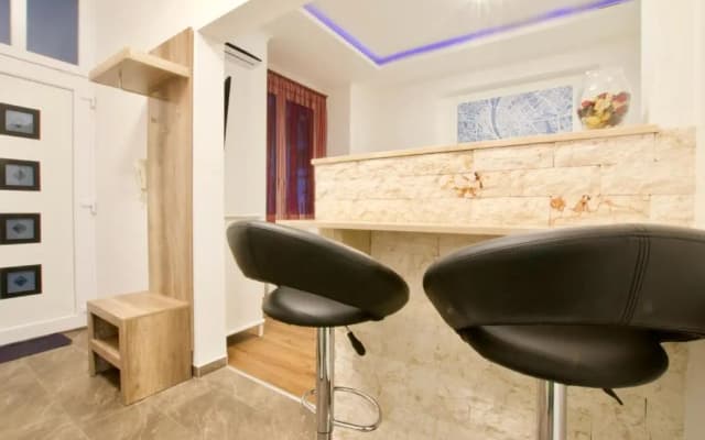 Standard Apartment by Hi5 -Baross Square - photo 2