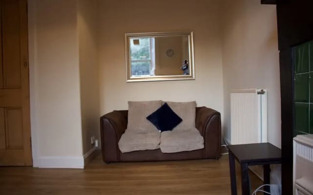 3 Bedroom City Centre Apartment - photo 4