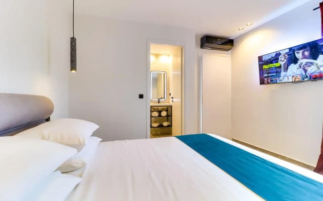 AboV Athens - photo 2