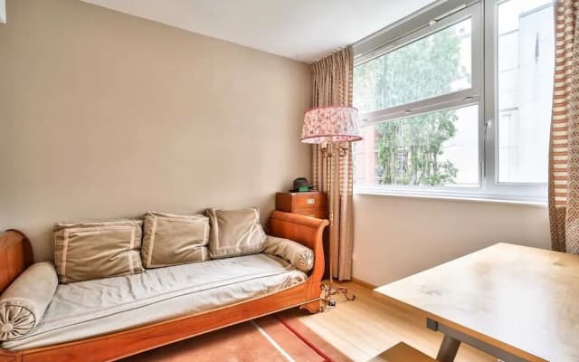Charming 3 Room Apartment - Paris - photo 2