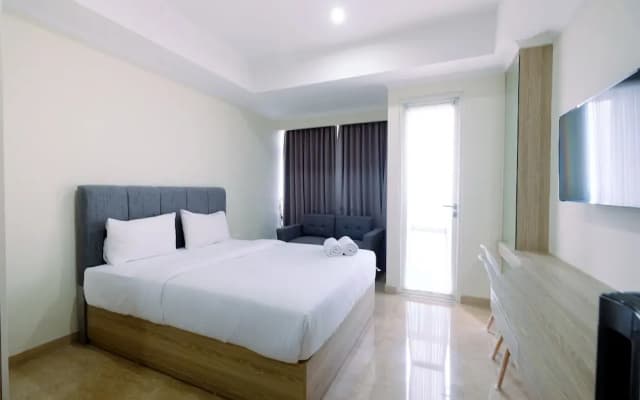 Cozy Studio Menteng Park Apartment - photo 2