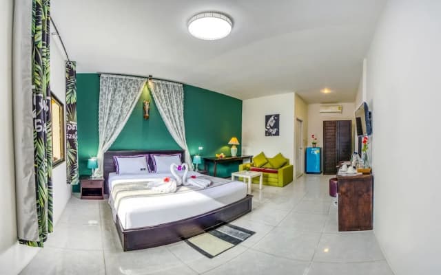 The Coconut Resort - photo 3