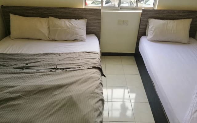 OYO 90028 Ragula Hotel - photo 3