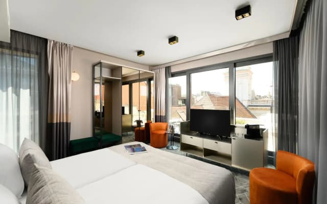 Emerald Hotel - photo 4
