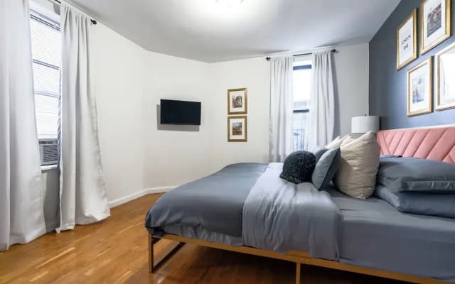 Elegant Harlem Suites - photo 5