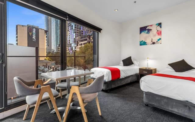 Comfort Apartments on Elizabeth - photo 3