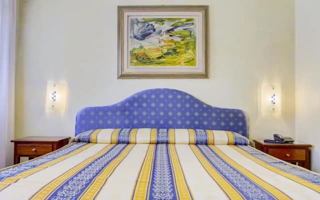 Hotel Hesperia - photo 4