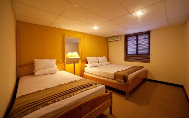 Red Inn Cabana - photo 2