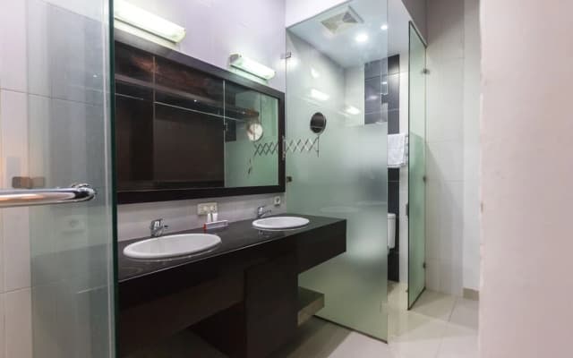Puri Maju by OYO Rooms - photo 4
