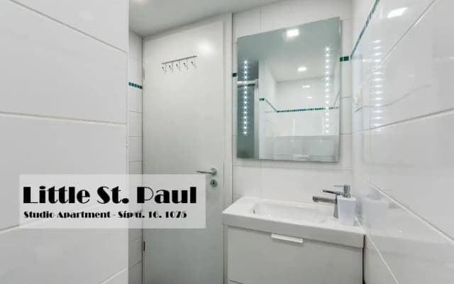 Little Americas SoHo Apartments - photo 3