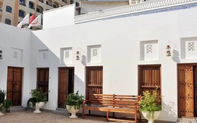 Sharjah Youth Hostel - photo 3