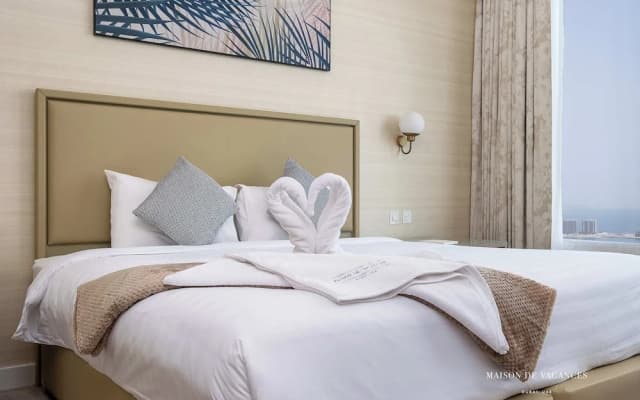 The Palm Tower 1 Corner Bedroom Dubai - photo 2