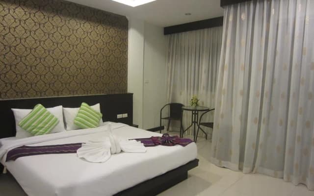 Ninas Hotel - photo 2
