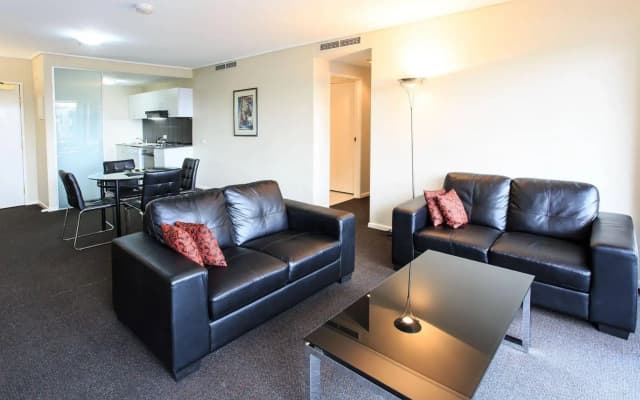 Paramount Serviced Apartments - photo 4