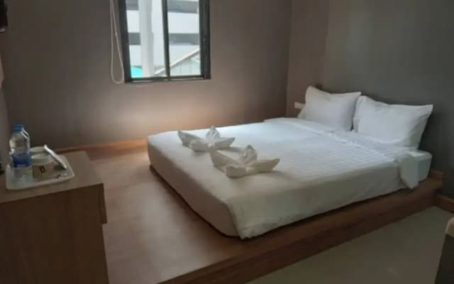 Pratunam Palace - photo 4