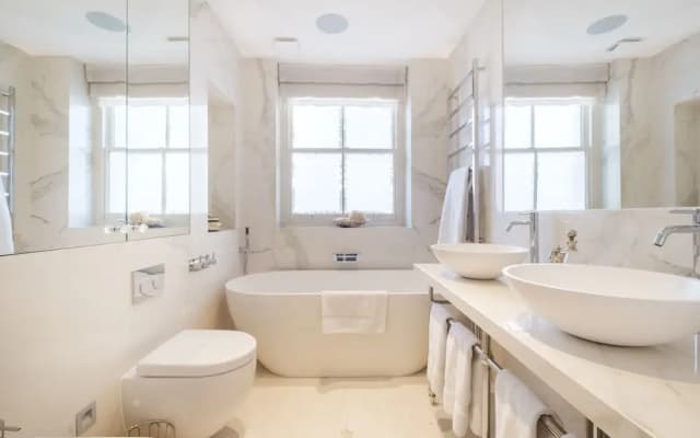 Luxury Home with 3 Bed 2 Bath in London - photo 5