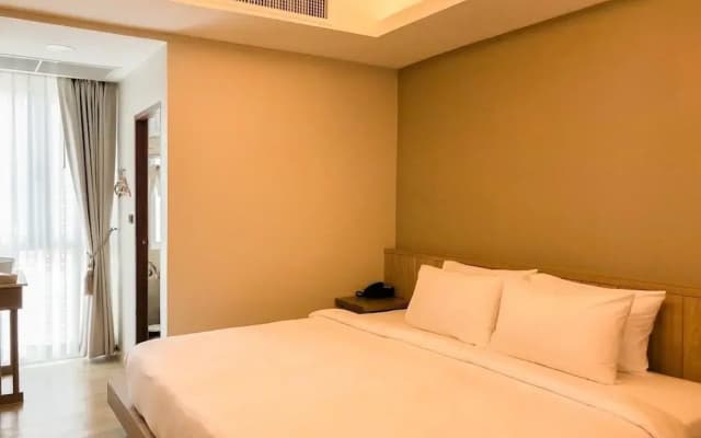 9 Resident - photo 5