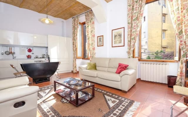 Rustic Retreat on Cobblestone Street - photo 2