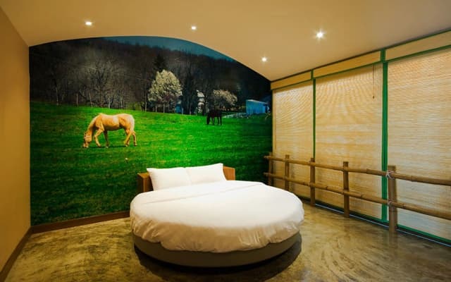 Red Horse Resort - photo 3
