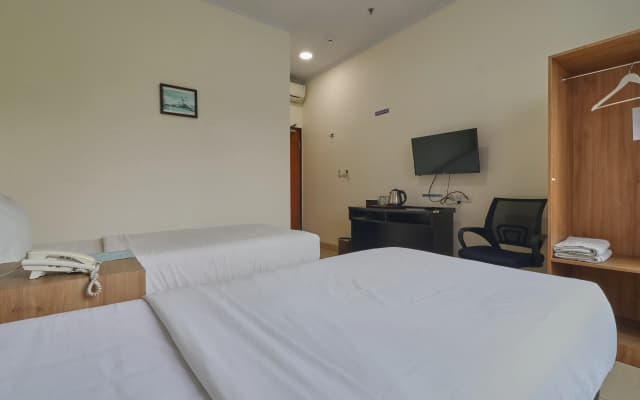 Aranis Hotel - photo 2