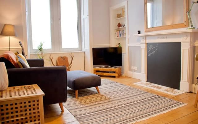 2 Bedroom Seaside Flat - photo 2