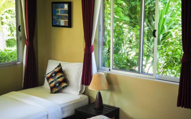 Lanta Castaway Beach Resort - photo 3