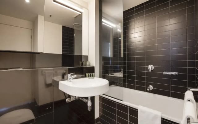 Living Corporate Liberty Tower - photo 4