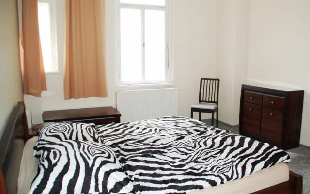 True Old Town Square Apartments - photo 2
