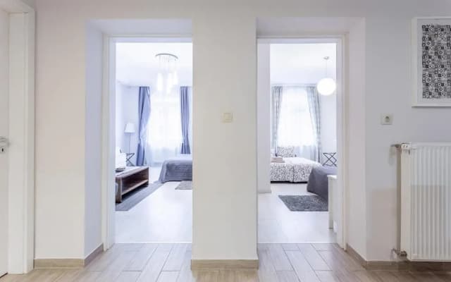 Goldcentral Apartment Grand Boulevard - photo 3
