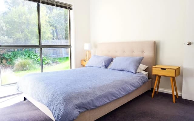 Caxton Beach House - hot tub spa - photo 2