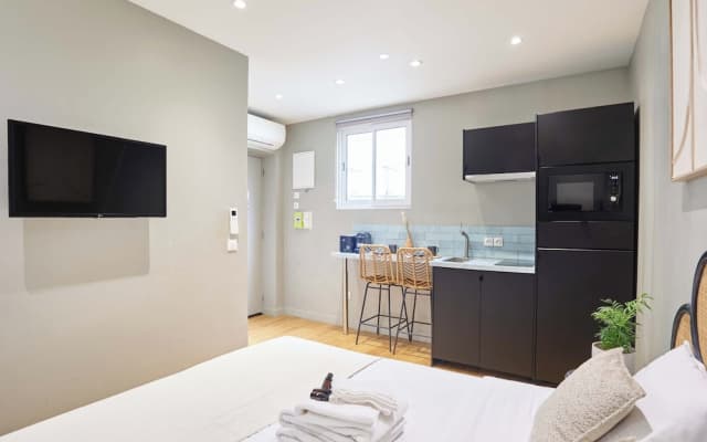 Superb AC Studio Center of Paris - photo 2