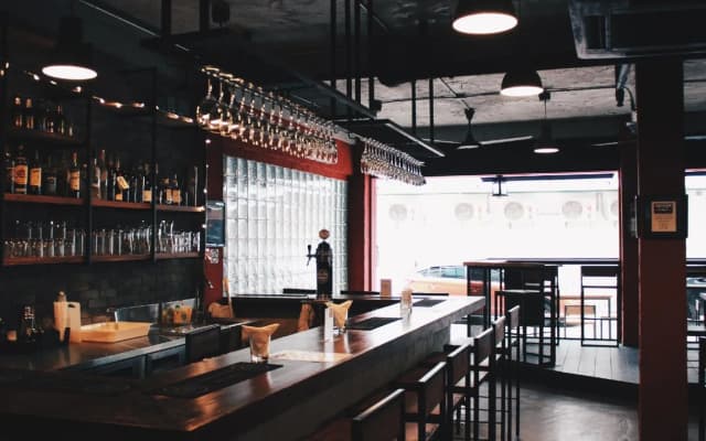 Henry's Hotel & Gastropub - photo 4