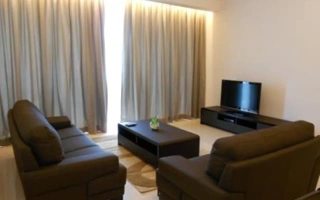 Brunsfield Embassyview Condosuite - photo 2