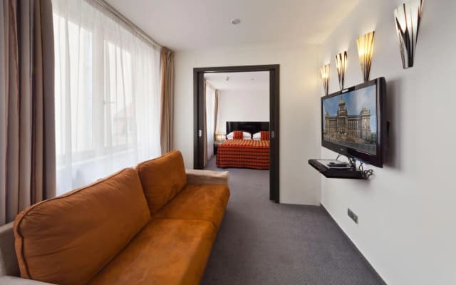 Hotel Prague Inn - photo 2