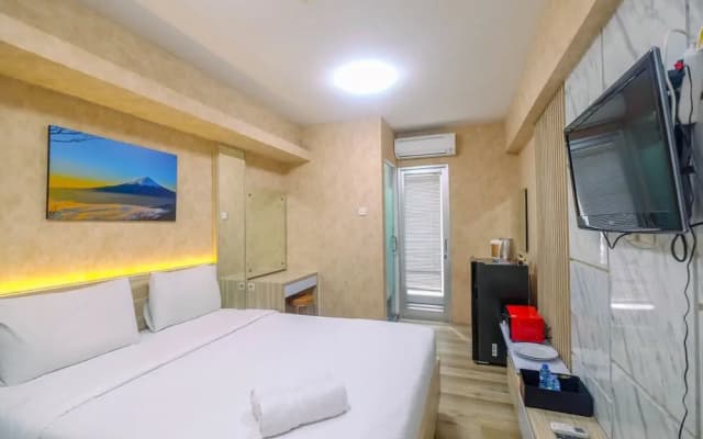 Elegant Studio (No Kitchen) Apartment at Green Bay Pluit - photo 4