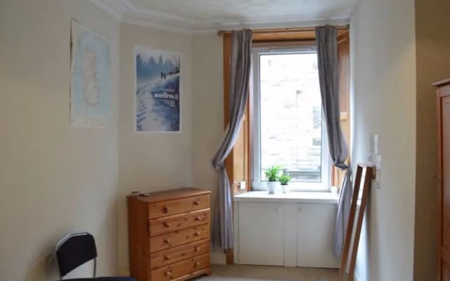 1 Bed Flat In City Centre - photo 2