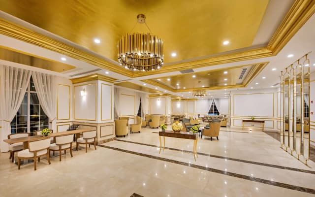 Wyndham Danang Golden Bay - photo 2